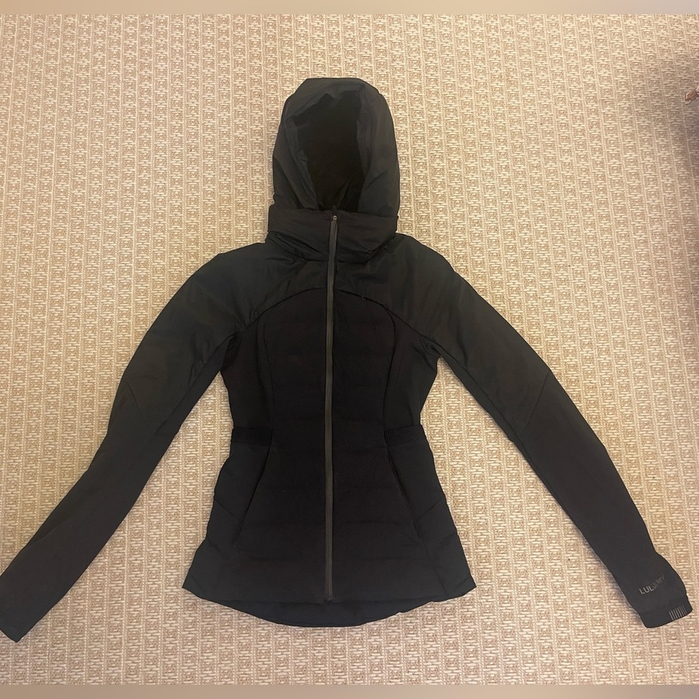 LULU down for it all jacket, size 2, perfect condition!!